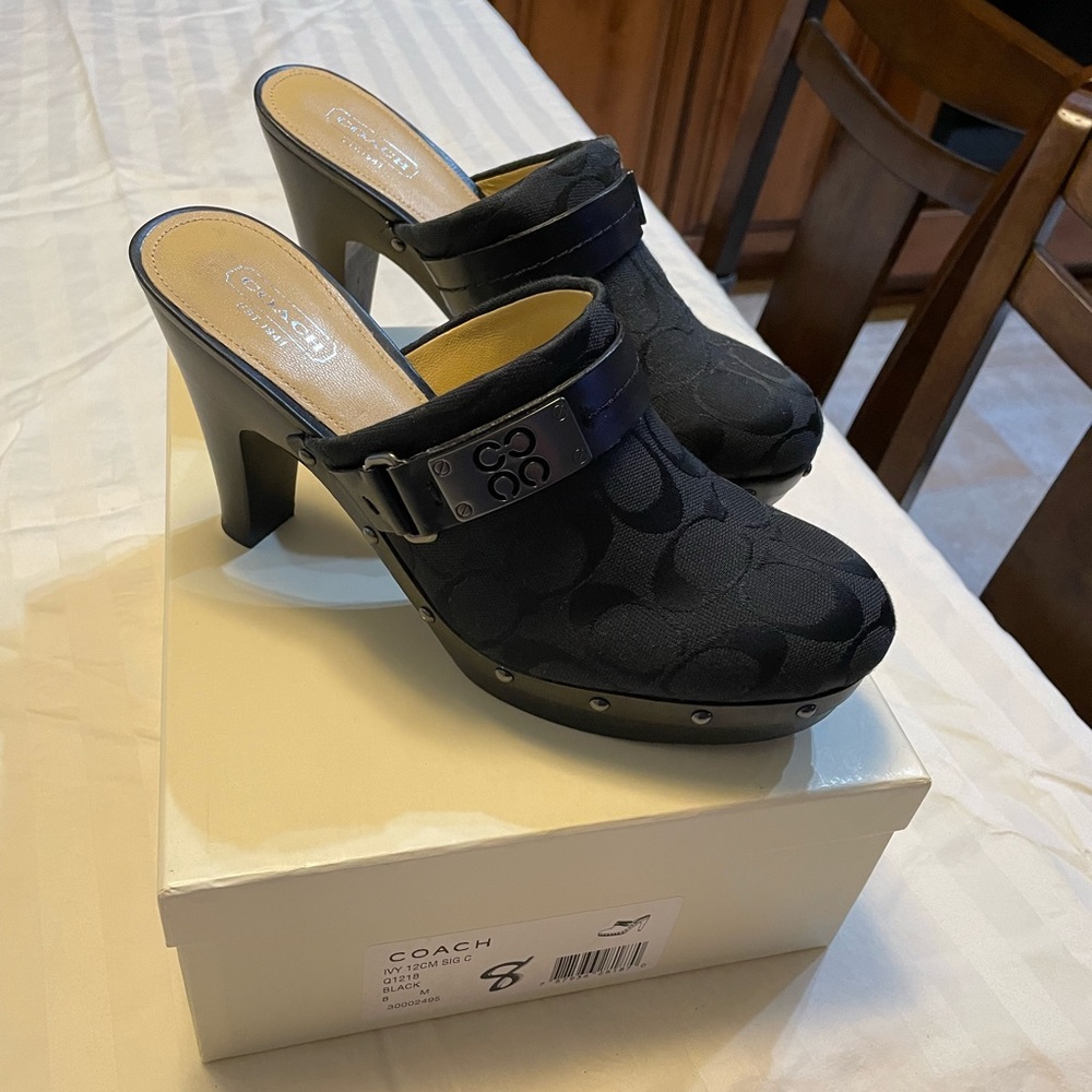 Women’s Coach Shoes Size 8 - Picture 2 of 6